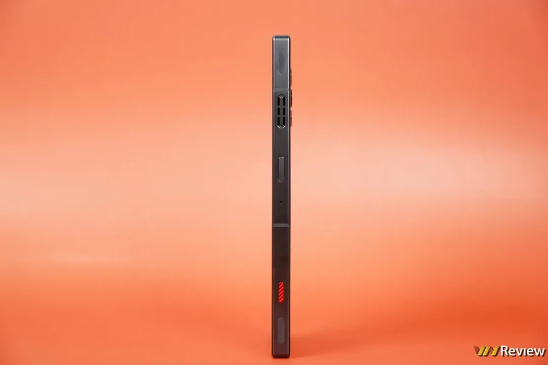 Đánh giá ZTE nubia Red Magic 8 Pro Plus: chiếc gaming phone với mặt trước gần như hoàn hảo