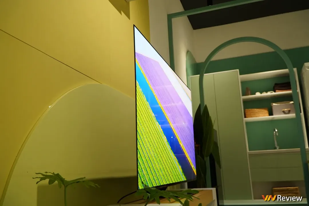 Trải nghiệm Samsung OLED S95B: TV OLED đầu tiên của Samsung có gì đặc biệt để đấu lại những đối thủ sừng sỏ trên thị trường?  