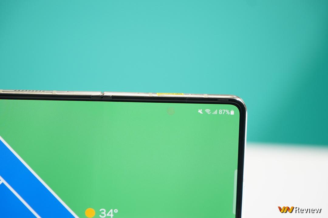 Trên tay Galaxy Z Fold 5: “bình” khít hơn và rượu cũng thơm hơn