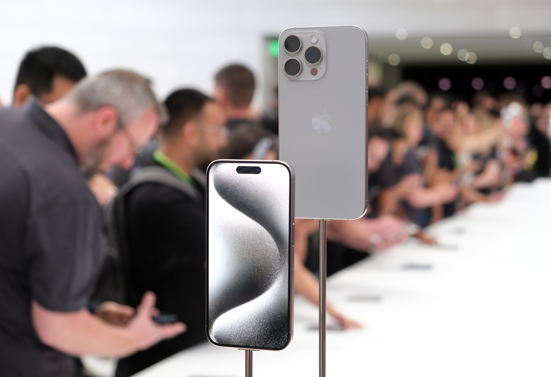 Apple cuống cuồng giảm giá iPhone 15 vì đấu không lại Huawei