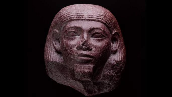 Cậu học sinh đào được cổ vật Ai Cập 4.000 năm tuổi ngay trong sân trường nhưng không phải ở Ai Cập