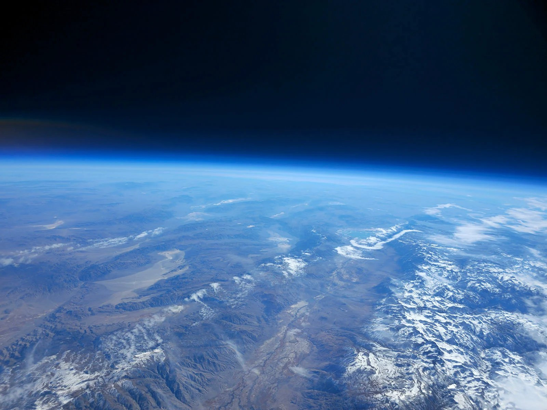 Mời ngắm loạt ảnh chụp trái đất từ không gian bằng Galaxy S24 Ultra