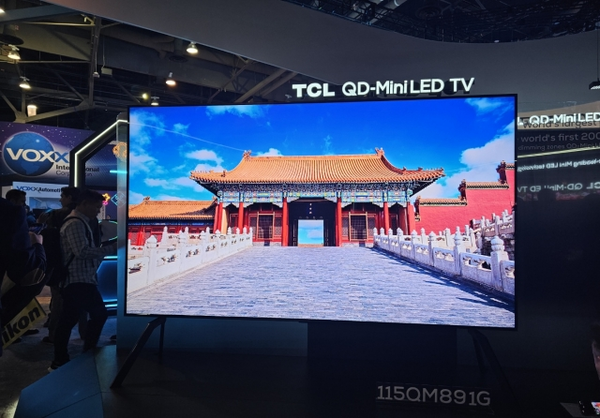 Trung Quốc đang “dồn ép” Samsung và LG bằng TV màn hình to giá rẻ