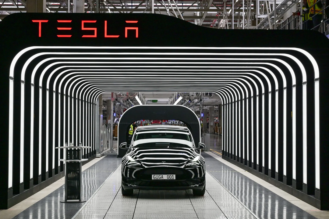 Tesla công bố sắp ra mẫu xe điện “chưa từng làm” sớm hơn dự định, giá cổ phiếu tăng ngay