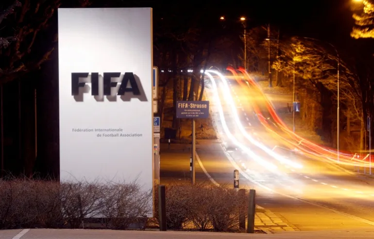 FIFA kiếm tiền từ bóng đá như thế nào? Kinh doanh không bao giờ đơn giản như vậy