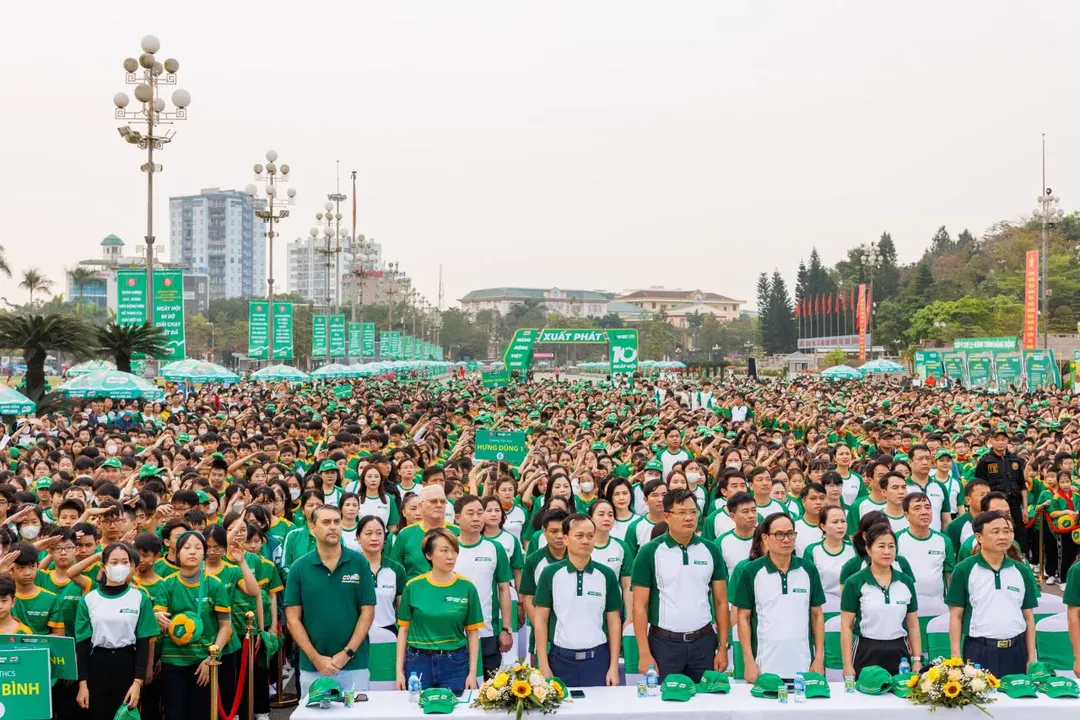 7.500 học sinh cùng phụ huynh tham gia Ngày hội đi bộ Nestlé MILO tại Nghệ An