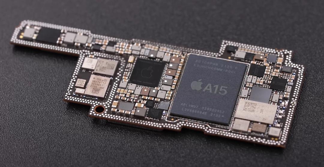 Hiệu năng iPhone 13: Apple nói dối về sức mạnh A15 Bionic, thiết kế tản nhiệt quá tệ