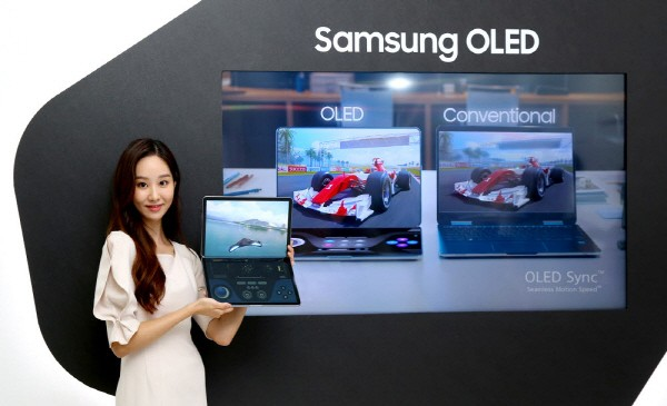 Laptop màn hình OLED sẽ ngày càng phổ biến nhờ Samsung