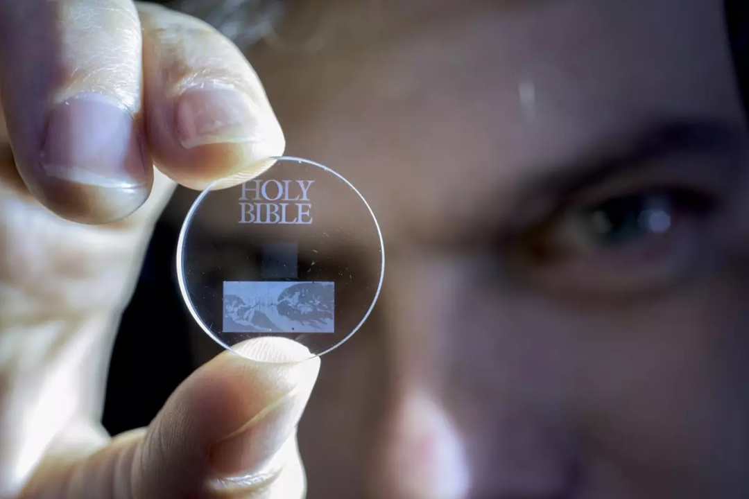 Công nghệ mới lưu 500TB trên 1 đĩa cỡ ngang CD, mật độ gấp 10.000 lần Blu-ray