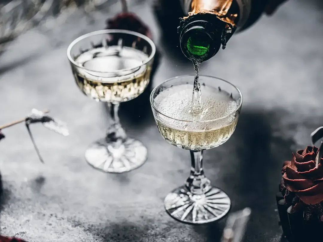 Rượu Champagne (sâm-banh) có thể bị hỏng không?