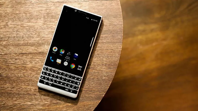 Vĩnh biệt nhà vua: Điện thoại Blackberry sẽ thành cục gạch sau ngày 4/1