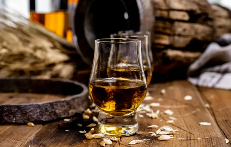 Rượu whisky Scotch khác gì rượu Whisky nói chung? Có những loại rượu whisky Scotch nào?