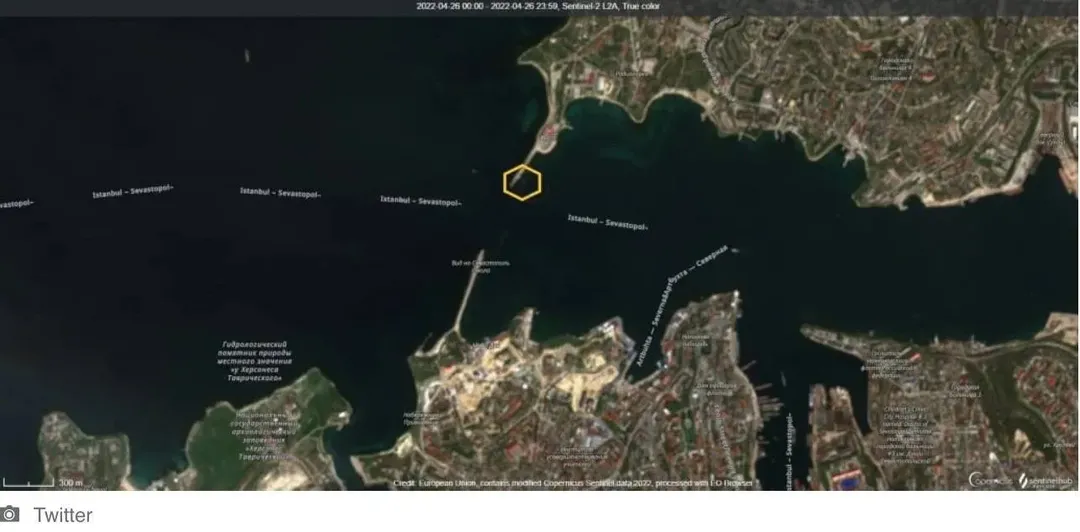 Ảnh vệ tinh cho thấy Nga dùng quân đội cá heo canh gác căn cứ Biển Đen
