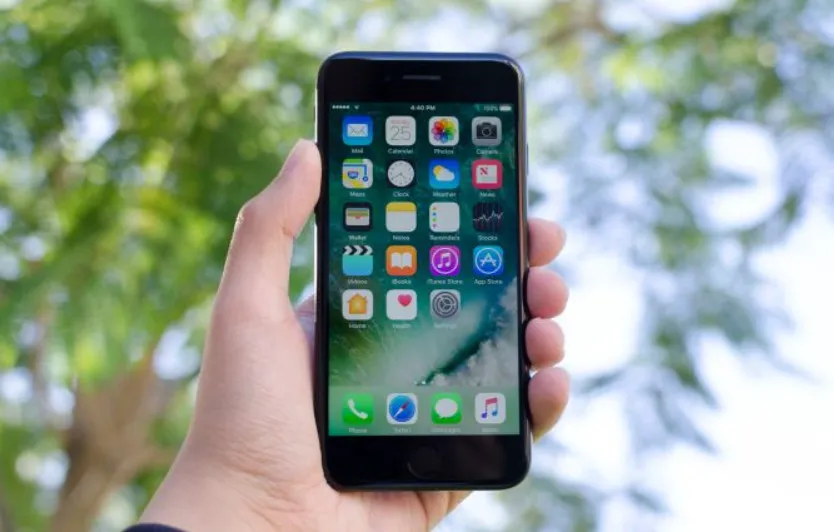 thumbnail - Apple bị chỉ trích dữ dội vì iOS 16 không hỗ trợ iPhone 7