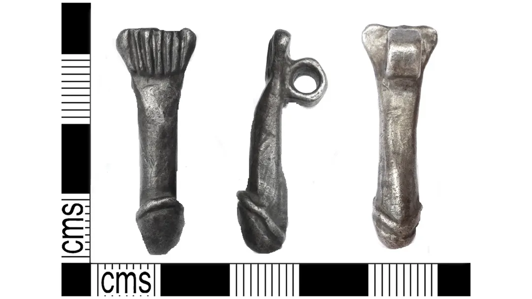 thumbnail - Người La Mã cổ đại đeo dây chuyền có hình "của quý"