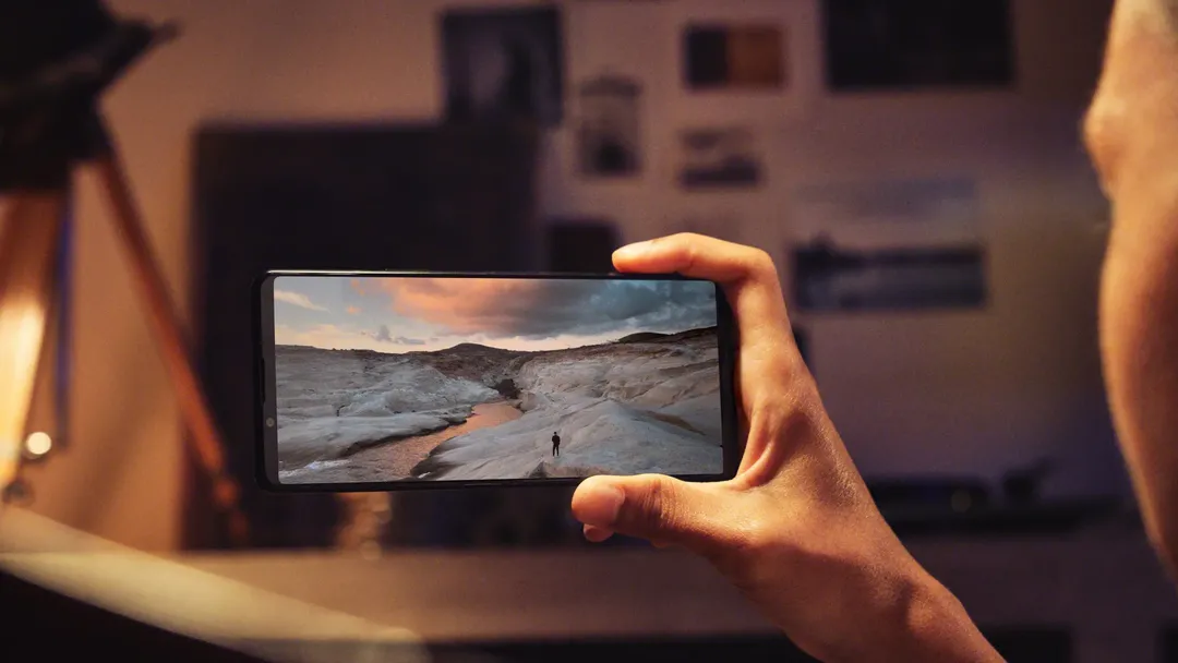 Sony lí giải vì sao điện thoại Xperia viền dày, triết lí camera trung thực ít lạm dụng AI