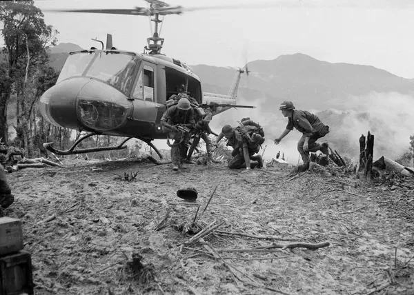 Sư đoàn dù 101 Mỹ: Những điều cần biết, nhất là cái tên "Đại bàng gào thét" và "Đồi thịt băm" ở A Lưới năm 1969