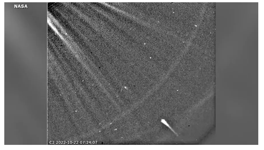 Tàu NASA bất ngờ "tóm" được khoảnh khắc sao chổi bị Mặt trời "nuốt chửng", số phận của nó sẽ ra sao?