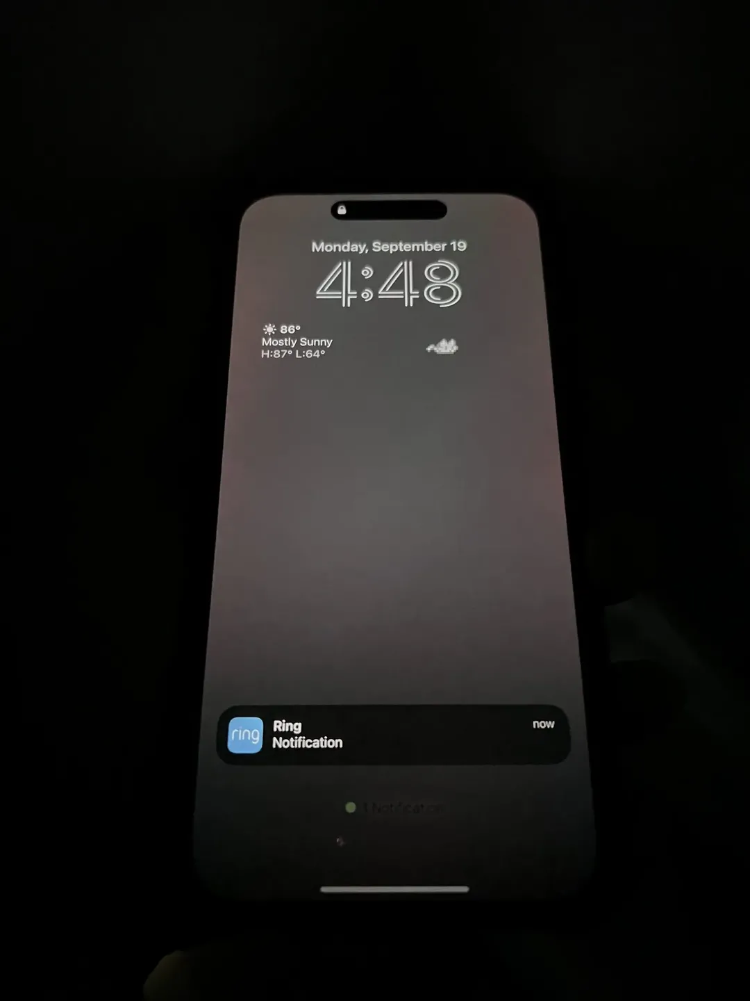 iPhone 14 Pro lại bị phàn nàn màn hình không đều màu, lỗi y như iPhone 13 Pro Max
