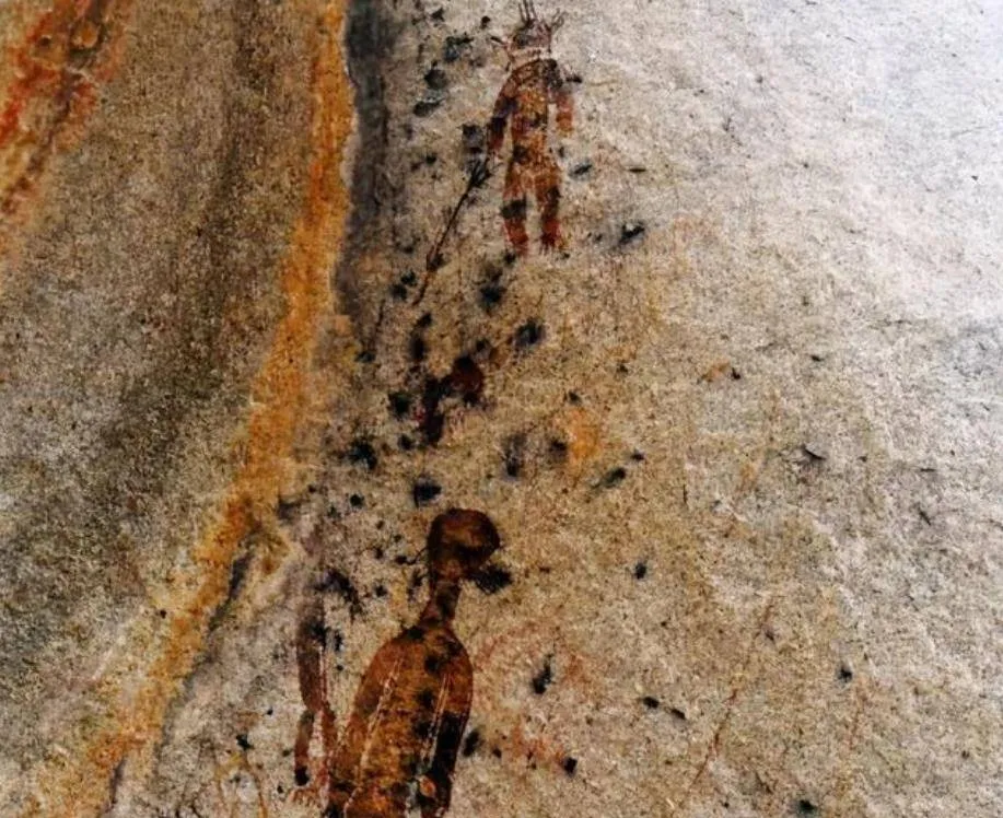 Những bức vẽ hang động 10.000 năm tuổi có thể tiết lộ một bí mật: Có phải Trái đất được thiết kế? 