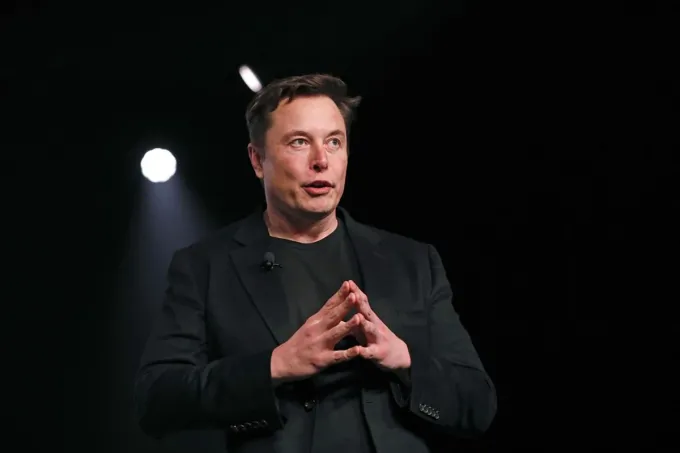 Chân dung 10 người giàu nhất thế giới năm 2023, Elon Musk vẫn còn thua người này