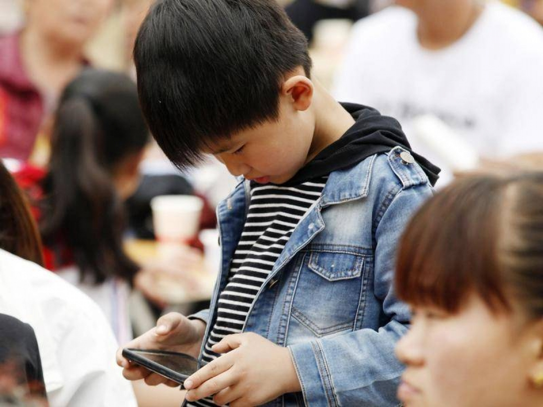 Trung Quốc tiếp tục mạnh tay chống nghiện smartphone cho trẻ em