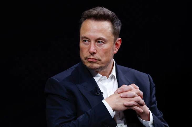 Elon Musk: AI sắp vượt qua người thông minh nhất