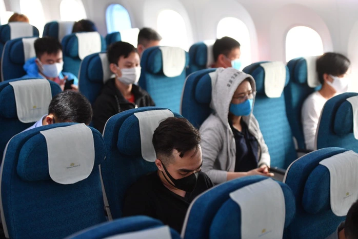 Tàu hỏa du lịch qua Đà Nẵng, Phú Yên dịp lễ hết cả ghế nhựa, máy bay sắp đạt 100% tỷ lệ lấp chỗ dù vé đắt đỏ