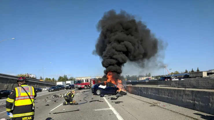 Mỹ cảnh báo tính năng Tesla Autopilot gây ra hàng trăm vụ tai nạn, nhiều ca tử vong