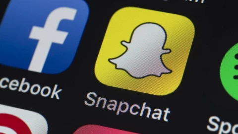 Rúng động vụ hack 600 tài khoản Snapchat lấy ảnh nhạy cảm phục vụ kẻ biến thái