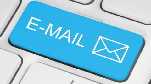 Bí quyết dọn dẹp hộp thư đến: Sắp xếp email theo người gửi, không phải thời gian.