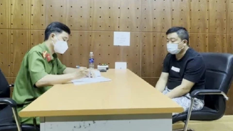 Ảo mộng triệu đô và cú 'rút phích cắm' khét lẹt của phù thủy Tommy tại sàn Bioption