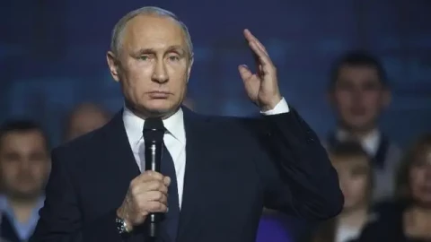 Ông Putin tuyên bố nếu tên lửa Tomahawk của Mỹ dám tấn công Nga, sự trả đũa sẽ vô cùng "tàn khốc".