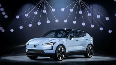 Hàng nghìn xe Volvo EX30 bị triệu hồi toàn cầu vì lỗi pin quá nhiệt, nguy cơ cháy nổ