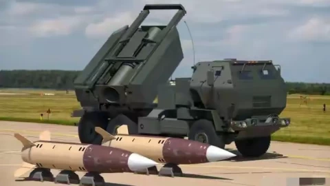 Với tầm bắn vượt trội so với HIMARS! Anh đầu tư 27 triệu bảng Anh để thiết kế riêng một tên lửa đạn đạo cho Ukraine.