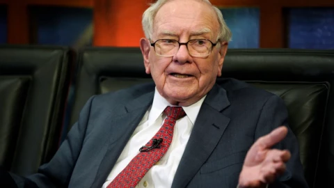 Warren Buffett cảnh báo hết sức lo ngại về sự nguy hiểm của AI