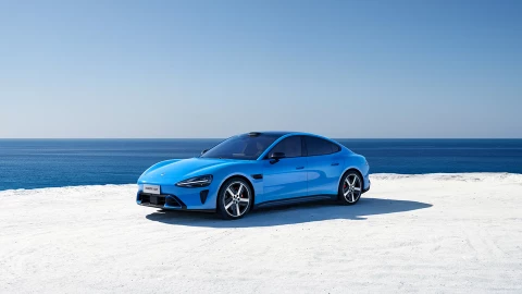 Lei Jun tiết lộ lý do chọn 'Xanh Capri' cho Xiaomi SU7: 'Không để số đông ghét bỏ'