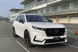 Honda Việt Nam triệu hồi “sách hướng dẫn sử dụng” xe CR-V e:HEV RS vì lỗi chính tả