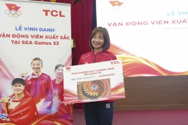 TCL Việt Nam tặng TV cỡ lớn cho một số vận động viên thể thao tiêu biểu