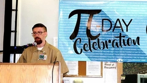 Người đàn ông trở thành thiên tài toán học khi ở trong tù, giải được bài toán mà các chuyên gia cũng bó tay