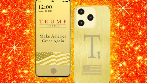 Smartphone nhà ông Trump bị yêu cầu điều tra sau nhiều tháng chậm giao hàng dù đã thu tới 59 triệu USD tiền cọc
