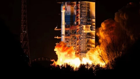 🚀 Chương trình vũ trụ Trung Quốc gặp sự cố kép hiếm gặp với tên lửa