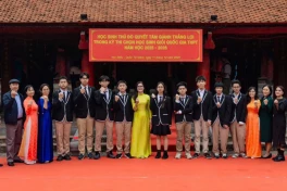 100% đạt giải thi học sinh giỏi, một trường ở Hà Nội "chơi lớn" thưởng nóng mỗi em 200-300 triệu đồng