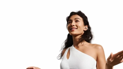 Huawei tung tai tai nghe như đồ trang sức tại Việt Nam, còn kết hợp với cả PNJ để tăng thêm độ "chanh sả"