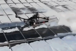 Ngỡ ngàng với những chiếc Drone dọn tuyết, giải cứu nông trại và nhà máy khỏi bão tuyết tại nước láng giềng Việt Nam