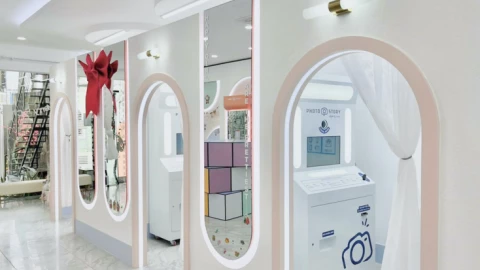 Sự thật kinh hoàng đằng sau những tấm ảnh Photobooth lấy liền