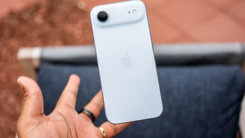 Hàng loạt ifan ở Trung Quốc phẫn nộ vì iPhone Air đột ngột giảm giá sâu, yêu cầu Apple hoàn tiền