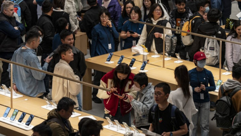 Giảm giá sâu, doanh số iPhone tại Trung Quốc tăng 40%