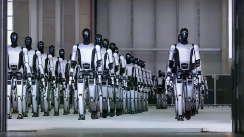 Elon Musk tại Davos: Số lượng robot sẽ sớm vượt qua dân số loài người