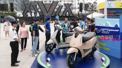 VinFast bùng nổ doanh số xe máy điện, năm 2025 gấp gần 5 lần năm ngoái